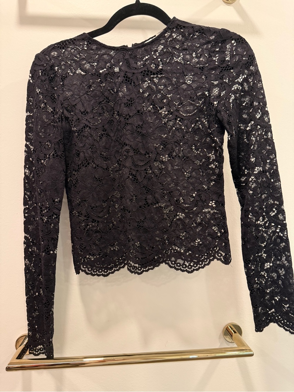 Alice + Olivia Black Floral Lace Long-Sleeve Top